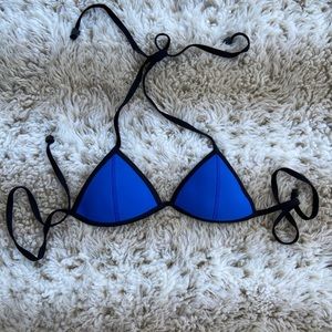 Triangl bikini top